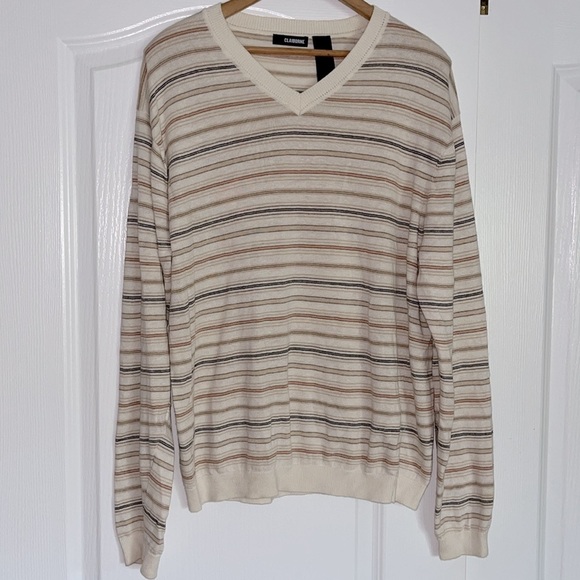 Claiborne lightweight sweater. - Picture 1 of 6